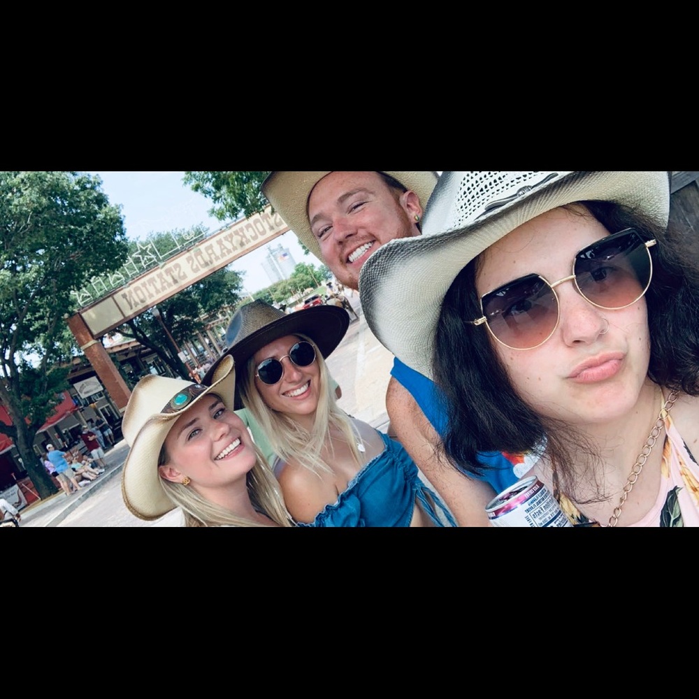 Meet your Posher, Sammie